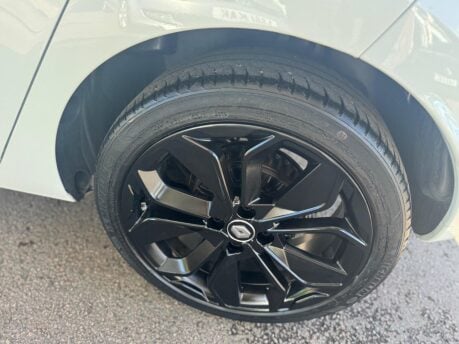 Renault Clio 0.9 TCe Iconic Euro 6 (s/s) 5dr 16