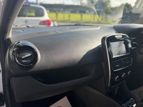 Renault Clio 0.9 TCe Iconic Euro 6 (s/s) 5dr 33