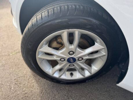 Ford Fiesta 1.25 Zetec Euro 6 5dr 17