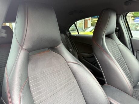 Mercedes-Benz A Class 1.5 A180d AMG Line (Premium) Euro 6 (s/s) 5dr 17