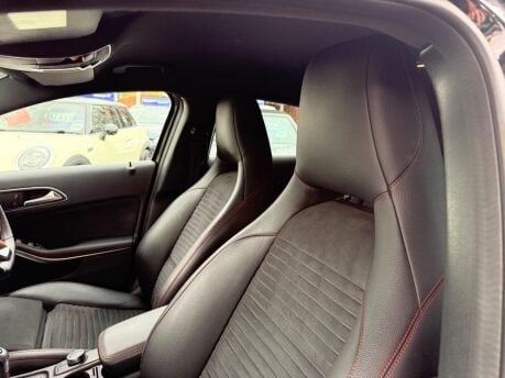 Mercedes-Benz A Class 1.5 A180d AMG Line (Premium) Euro 6 (s/s) 5dr 33