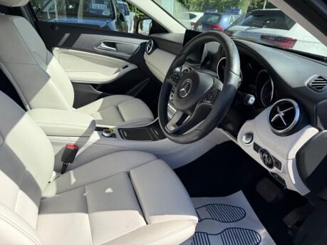 Mercedes-Benz A Class 1.5 A180d Sport (Executive) 7G-DCT Euro 6 (s/s) 5dr 19