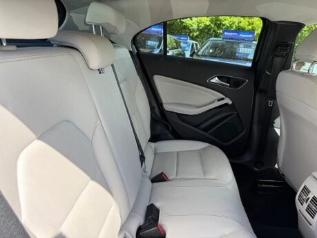Mercedes-Benz A Class 1.5 A180d Sport (Executive) 7G-DCT Euro 6 (s/s) 5dr 22