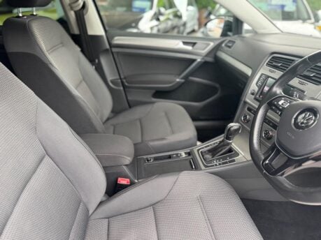 Volkswagen Golf 1.6 TDI BlueMotion Tech Match Edition DSG Euro 6 (s/s) 5dr 27