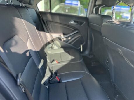 Mercedes-Benz A Class 1.5 A180d Sport (Premium) Euro 6 (s/s) 5dr 27
