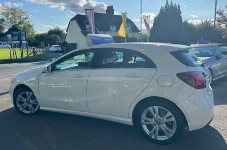 Mercedes-Benz A Class 1.5 A180d Sport (Premium) Euro 6 (s/s) 5dr 4