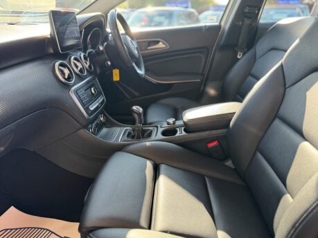 Mercedes-Benz A Class 1.5 A180d Sport (Premium) Euro 6 (s/s) 5dr 30
