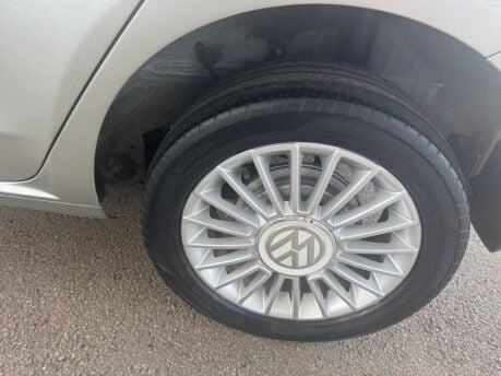 Volkswagen Up 1.0 High up! ASG Euro 5 5dr 17
