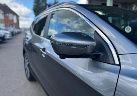 Nissan Qashqai 1.5 dCi N-Connecta Euro 6 (s/s) 5dr 13
