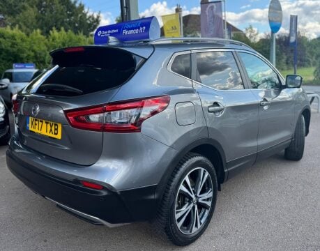 Nissan Qashqai 1.5 dCi N-Connecta Euro 6 (s/s) 5dr 7