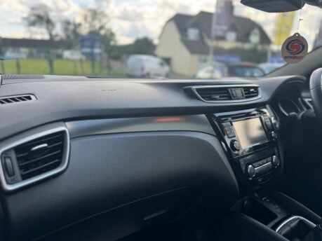 Nissan Qashqai 1.5 dCi N-Connecta Euro 6 (s/s) 5dr 32