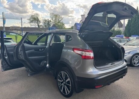 Nissan Qashqai 1.6 dCi Tekna 4WD Euro 6 (s/s) 5dr 34