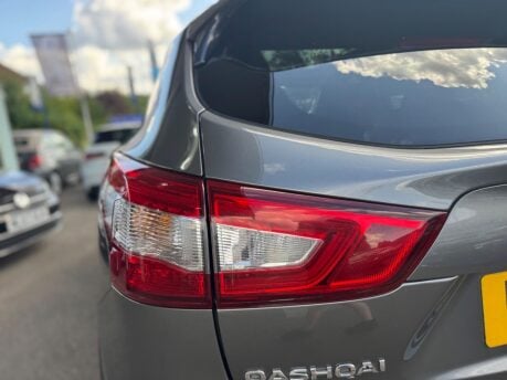 Nissan Qashqai 1.6 dCi Tekna 4WD Euro 6 (s/s) 5dr 12