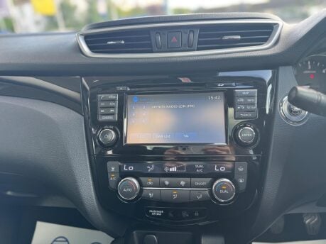 Nissan Qashqai 1.6 dCi Tekna 4WD Euro 6 (s/s) 5dr 23