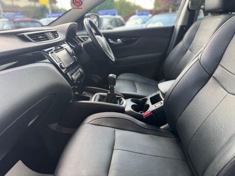 Nissan Qashqai 1.6 dCi Tekna 4WD Euro 6 (s/s) 5dr 31