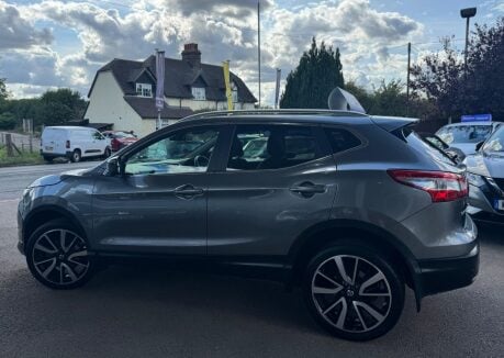 Nissan Qashqai 1.6 dCi Tekna 4WD Euro 6 (s/s) 5dr 4