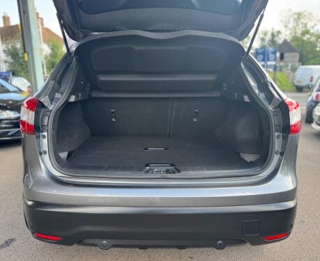 Nissan Qashqai 1.6 dCi Tekna 4WD Euro 6 (s/s) 5dr 33
