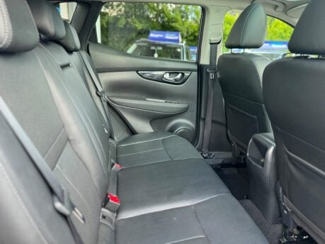 Nissan Qashqai 1.6 dCi Tekna 4WD Euro 6 (s/s) 5dr 28