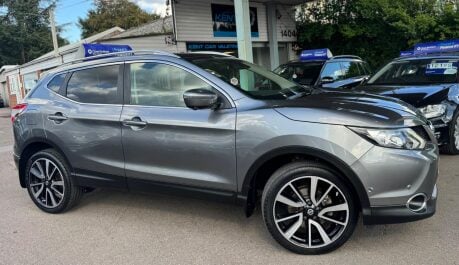 Nissan Qashqai 1.6 dCi Tekna 4WD Euro 6 (s/s) 5dr 8