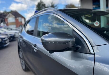 Nissan Qashqai 1.6 dCi Tekna 4WD Euro 6 (s/s) 5dr 13