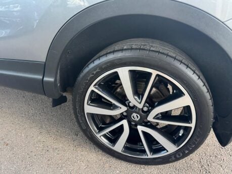 Nissan Qashqai 1.6 dCi Tekna 4WD Euro 6 (s/s) 5dr 16