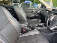 Nissan Qashqai 1.6 dCi Tekna 4WD Euro 6 (s/s) 5dr 26