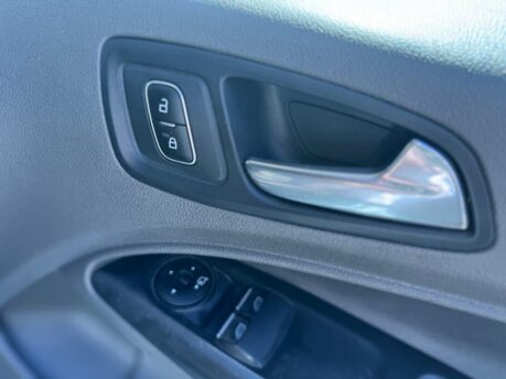 Ford Transit Connect 1.5 200 EcoBlue Limited Auto L1 Euro 6 (s/s) 5dr 19