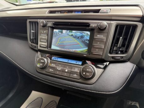 Toyota Rav4 2.0 D-4D Business Edition 2WD Euro 5 (s/s) 5dr 32