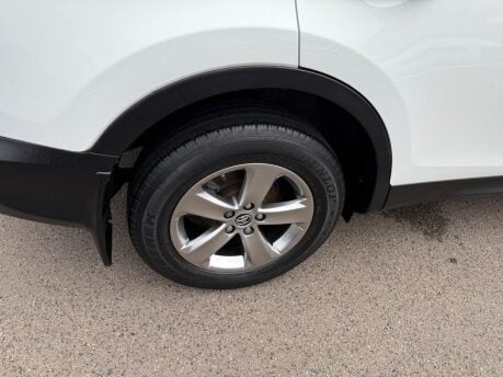 Toyota Rav4 2.0 D-4D Business Edition 2WD Euro 5 (s/s) 5dr 29