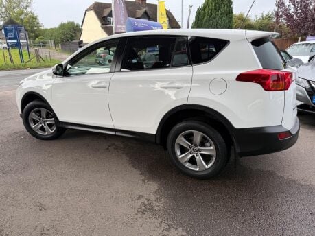 Toyota Rav4 2.0 D-4D Business Edition 2WD Euro 5 (s/s) 5dr 6