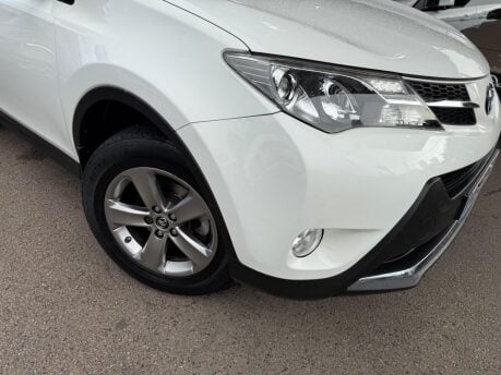 Toyota Rav4 2.0 D-4D Business Edition 2WD Euro 5 (s/s) 5dr 42