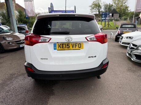 Toyota Rav4 2.0 D-4D Business Edition 2WD Euro 5 (s/s) 5dr 15
