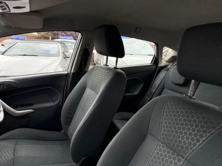 Ford Fiesta 1.25 Zetec 5dr 29