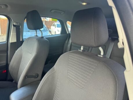 Ford Focus 1.5 TDCi Titanium Euro 6 (s/s) 5dr 29