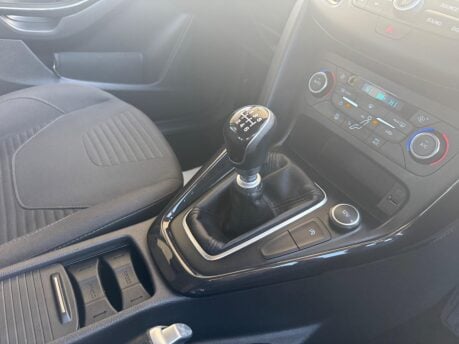 Ford Focus 1.5 TDCi Titanium Euro 6 (s/s) 5dr 23