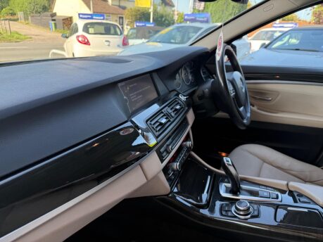 BMW 5 Series 3.0 525d SE Touring Steptronic Euro 5 5dr 38