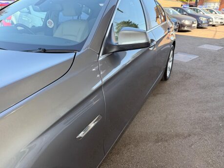 BMW 5 Series 3.0 525d SE Touring Steptronic Euro 5 5dr 16