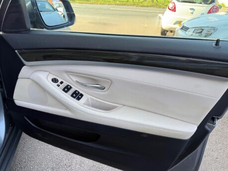 BMW 5 Series 3.0 525d SE Touring Steptronic Euro 5 5dr 19