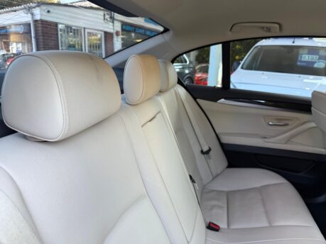 BMW 5 Series 3.0 525d SE Touring Steptronic Euro 5 5dr 30