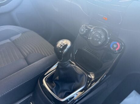 Ford Fiesta 1.25 Zetec Euro 5 5dr 23