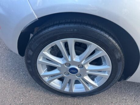 Ford Fiesta 1.25 Zetec Euro 5 5dr 17