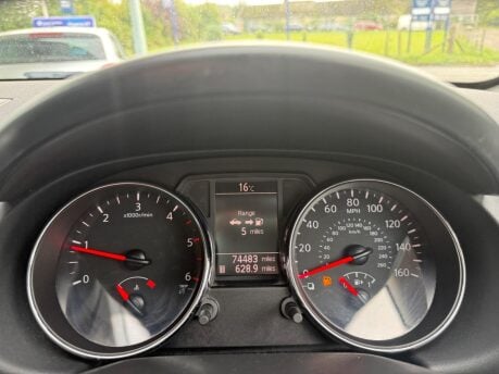 Nissan Qashqai 1.5 dCi n-tec 2WD Euro 4 5dr 26