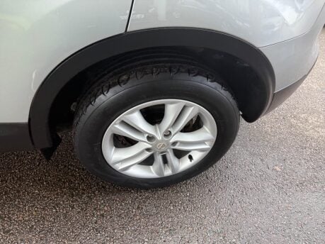 Nissan Qashqai 1.5 dCi n-tec 2WD Euro 4 5dr 22
