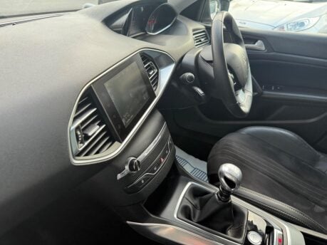 Peugeot 308 1.6 e-HDi Feline Euro 5 (s/s) 5dr 15