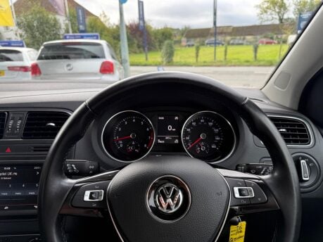 Volkswagen Polo 1.0 BlueMotion Tech SE Euro 6 (s/s) 3dr 27