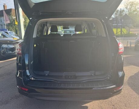Ford S-Max 2.0 TDCi Titanium Euro 6 (s/s) 5dr 31