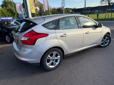 Ford Focus 1.6 Zetec Euro 5 5dr 6