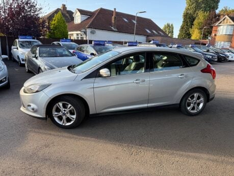Ford Focus 1.6 Zetec Euro 5 5dr 3