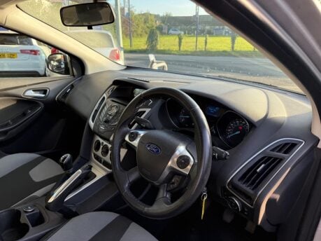 Ford Focus 1.6 Zetec Euro 5 5dr 12