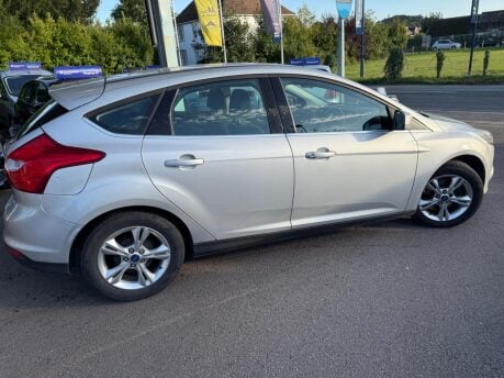 Ford Focus 1.6 Zetec Euro 5 5dr 7